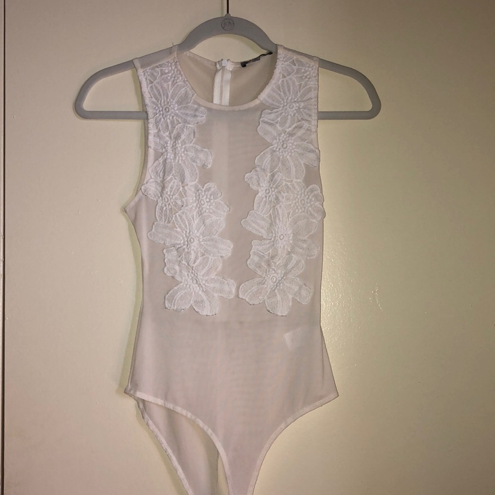 XS white mesh bodysuit with floral embroidery